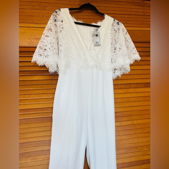 NEW- Tadashi Shoji - BRANSON LACE CAPELET IVORY JUMPSUIT- size 0/2 - Picture 5 of 9